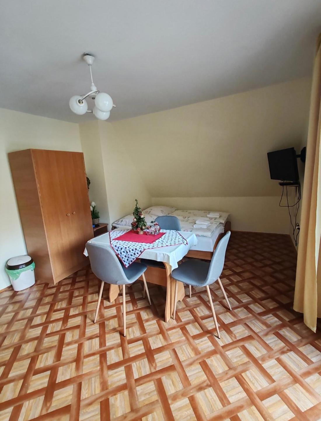 Domek Widokowka كوشتيليسكا الغرفة الصورة